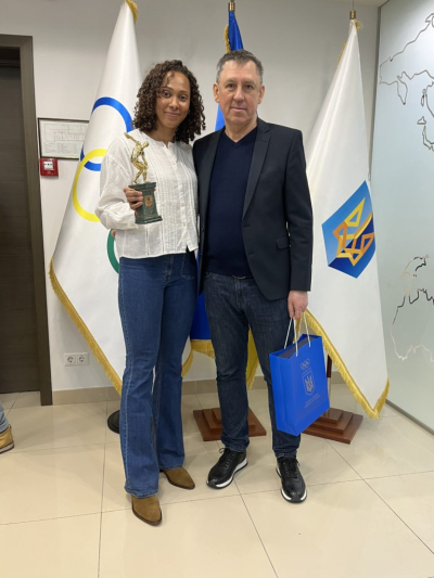 Джоан Фейбі Бежура та її особистий тренер Михайло Подольский отримали нагороди НОК України